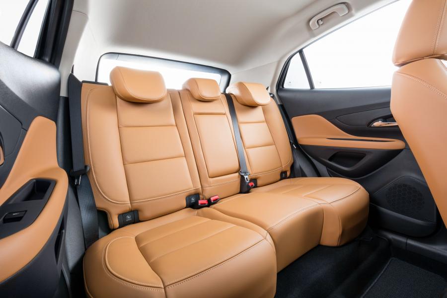 Интерьер Opel Mokka X 2016 года  (фото 12 из 48)